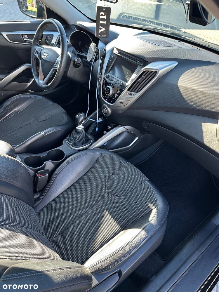 Hyundai Veloster 1.6 Premium - 11