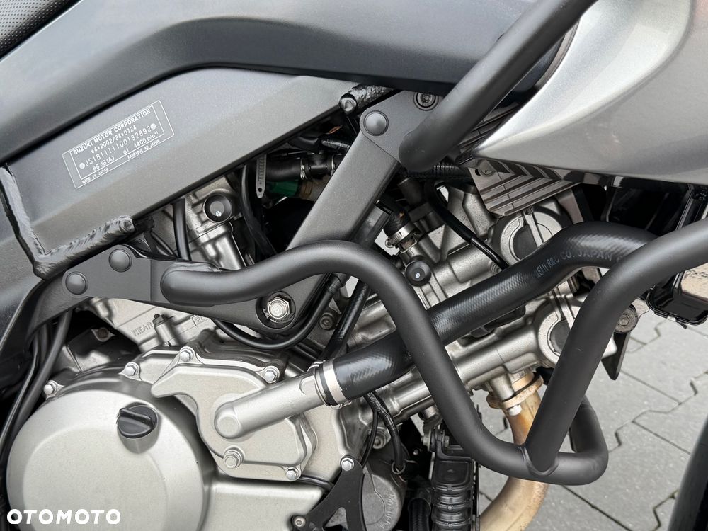 Suzuki V-STROM - 14