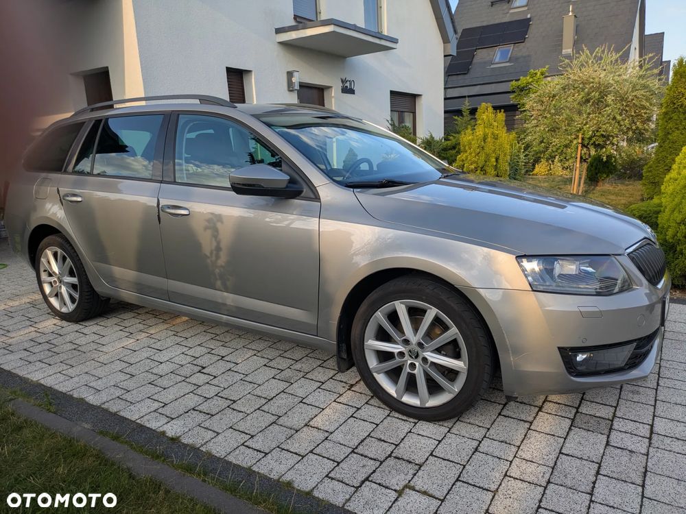 Skoda Octavia 1.6 TDI Edition DSG - 2