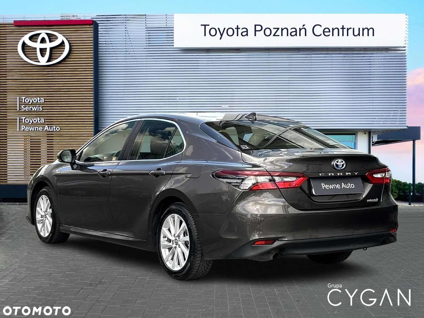 Toyota Camry - 3
