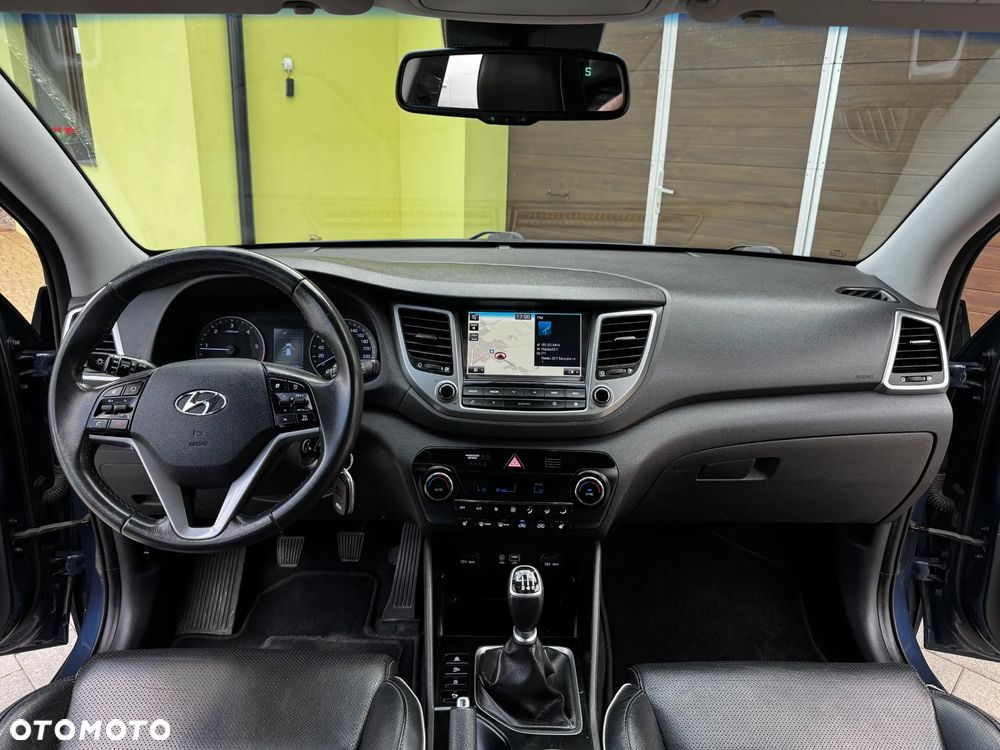 Hyundai Tucson 1.7 CRDI BlueDrive Style 2WD - 23