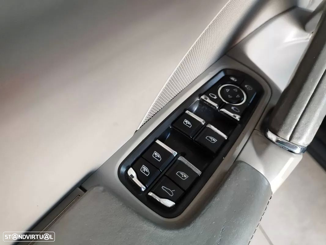 Porsche Cayenne II Platinum Edition - 24