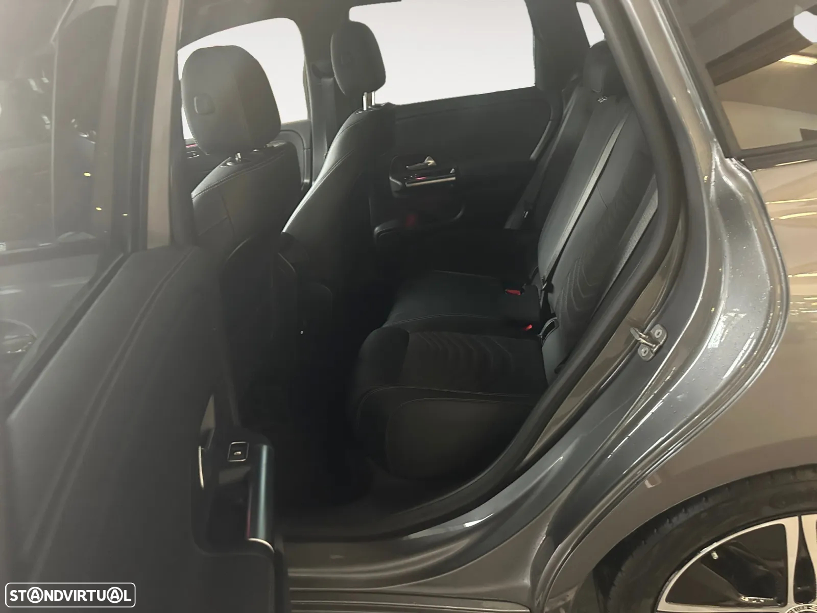 Mercedes-Benz B 200 Standard - 12