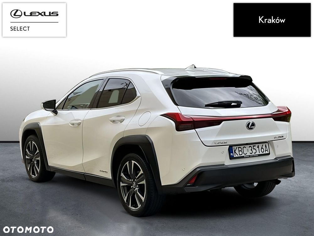 Lexus UX - 3
