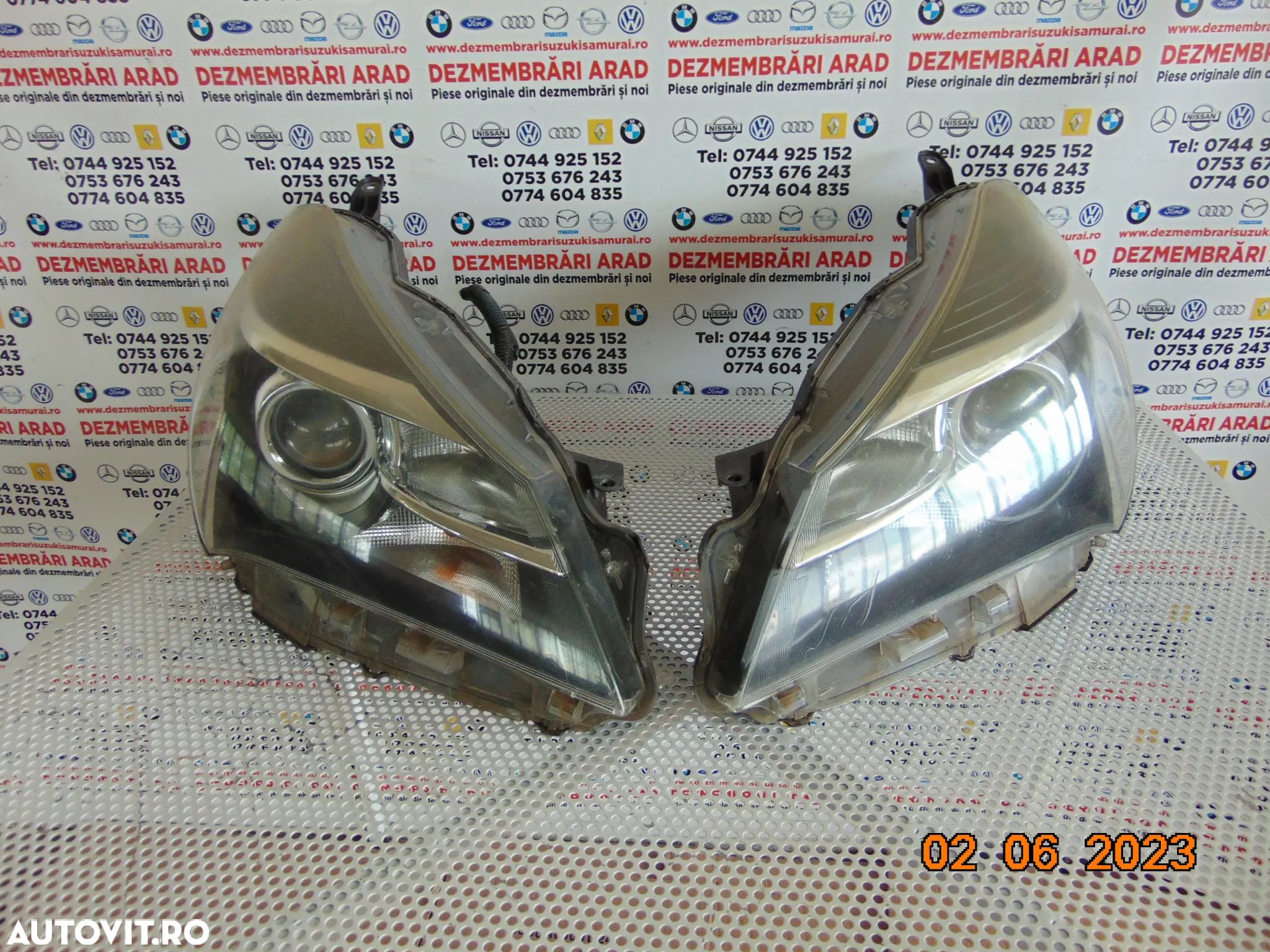 Far Toyota yaris 2012-2017 faruri lupa stanga dreapta toyota yaris 3 p13 dezmembrez - 1