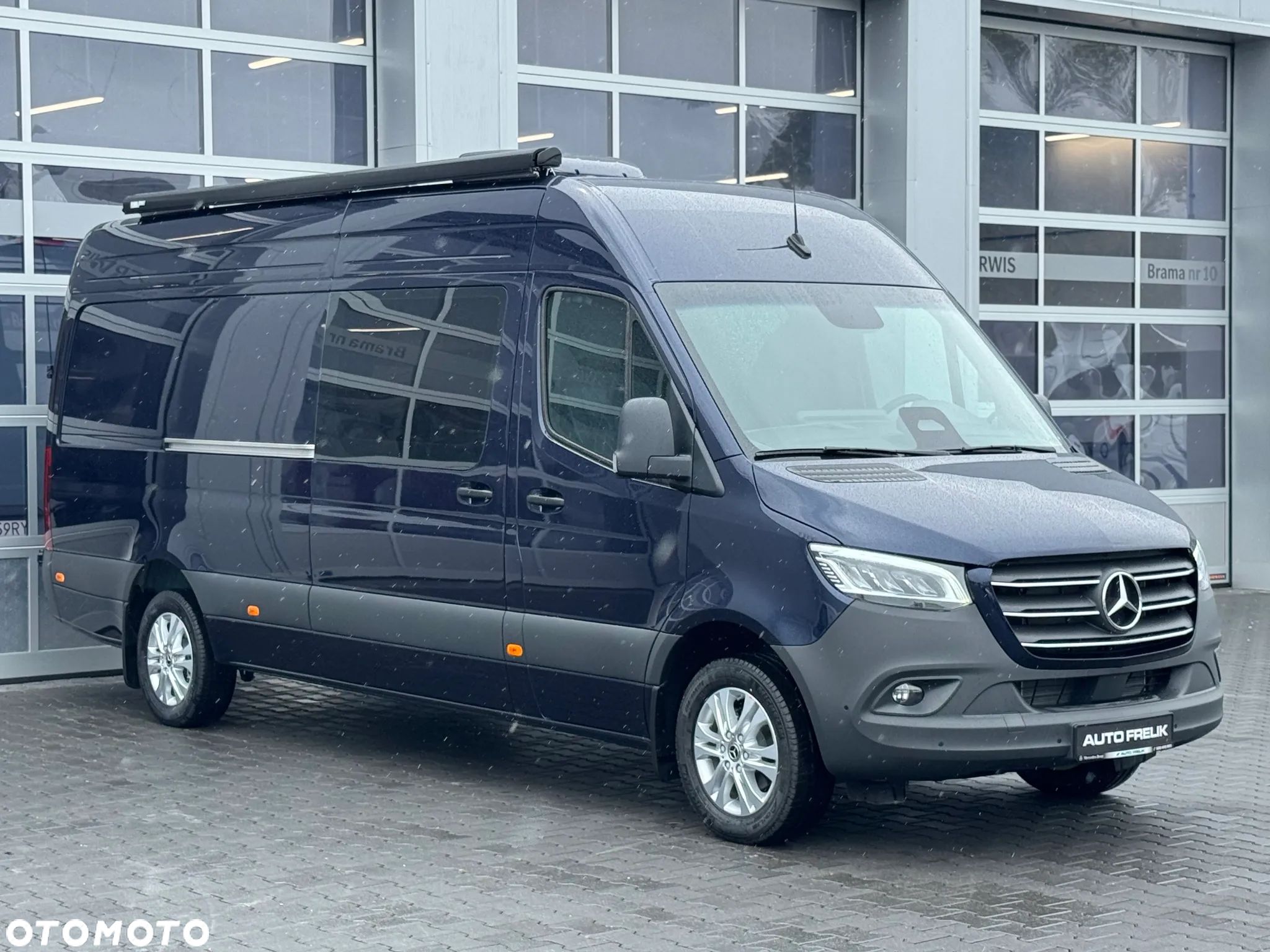 Mercedes-Benz Sprinter - 1