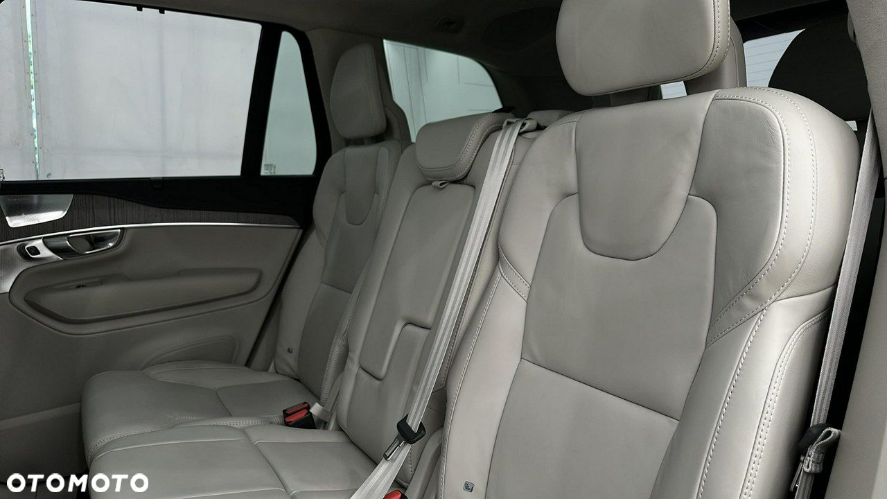 Volvo XC 90 T8 AWD Plug-In Hybrid Ultimate Dark 7os - 12