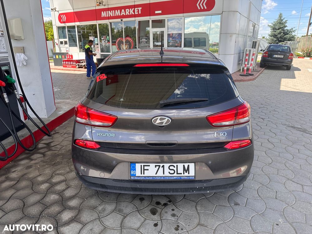 Hyundai i30 1.4 100CP 5DR M/T Comfort+ - 6