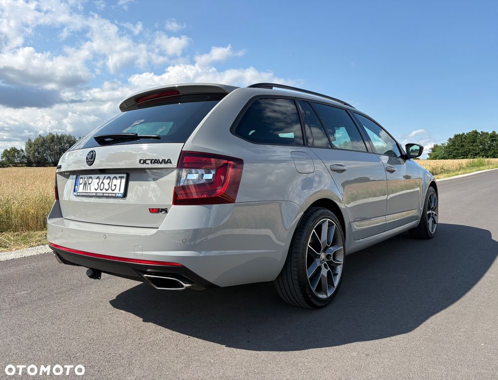 Skoda Octavia 2.0 TSI RS - 10