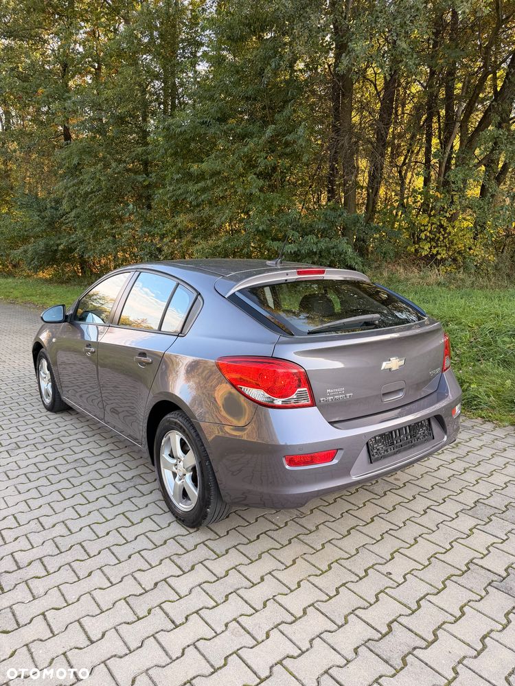 Chevrolet Cruze 1.6 LT - 4