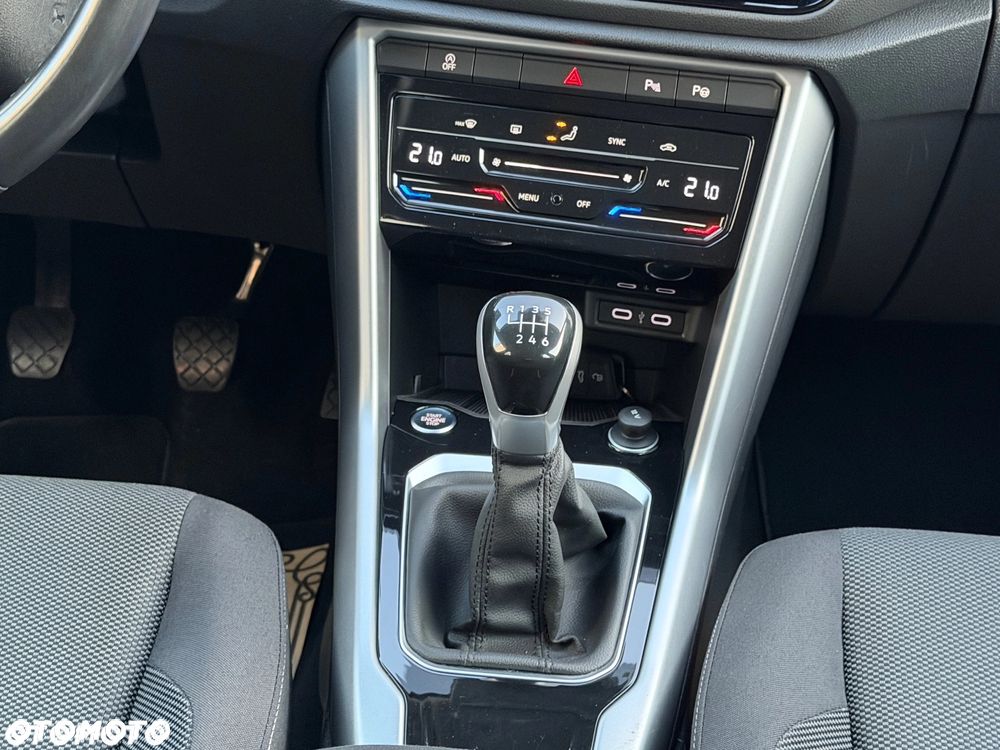 Volkswagen T-Roc - 38