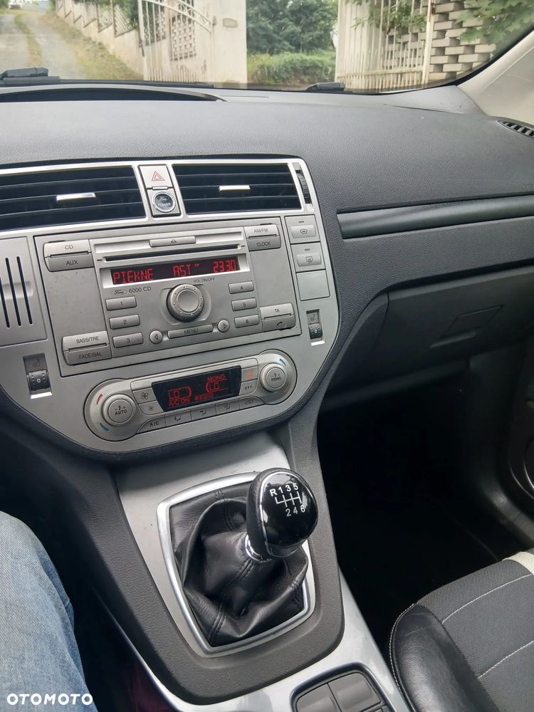Ford Kuga 2.0 TDCi 4x4 Titanium - 3