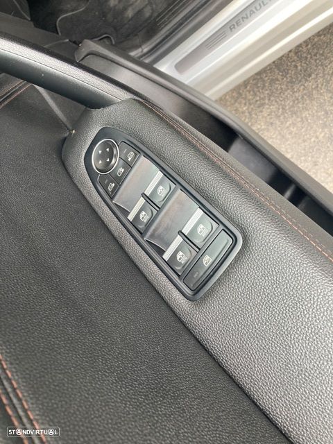 Renault Captur E-TECH 160 TECHNO - 33