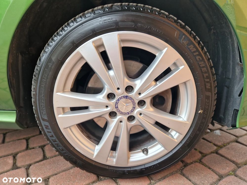 Mercedes-Benz Klasa A 200 7G-DCT - 24