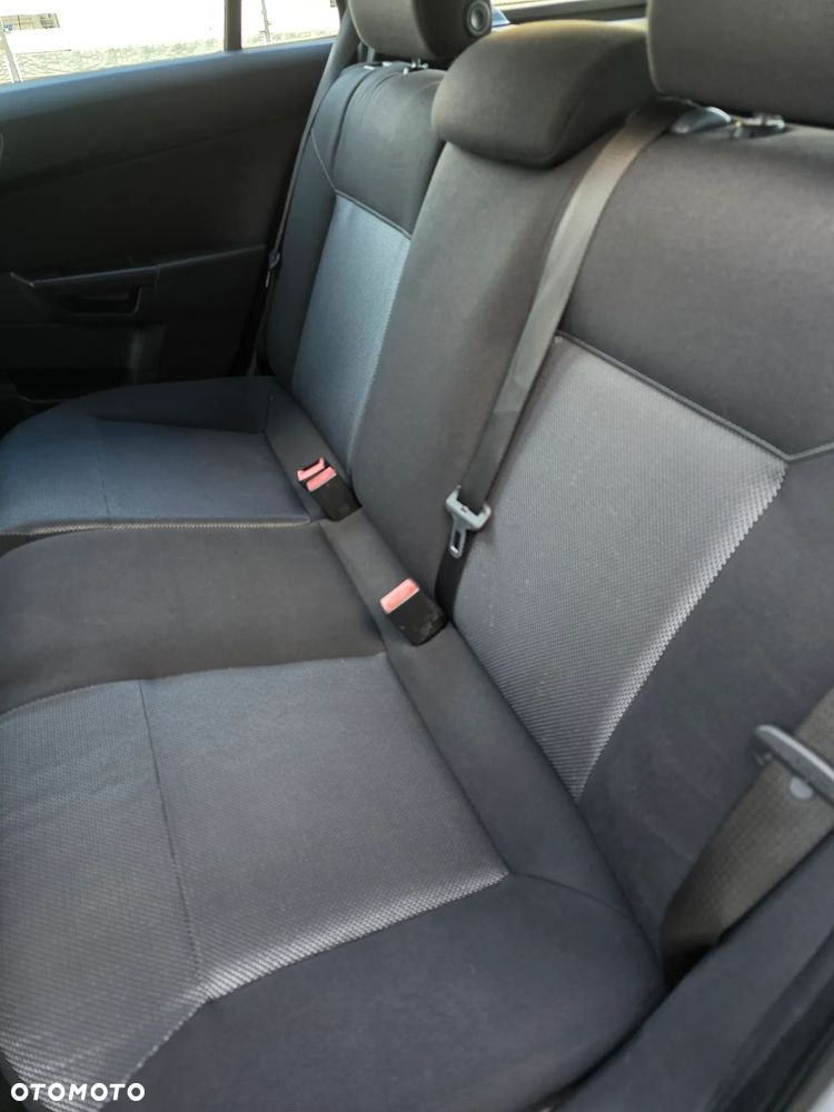 Opel Astra 1.7 CDTI DPF NAVI - 15