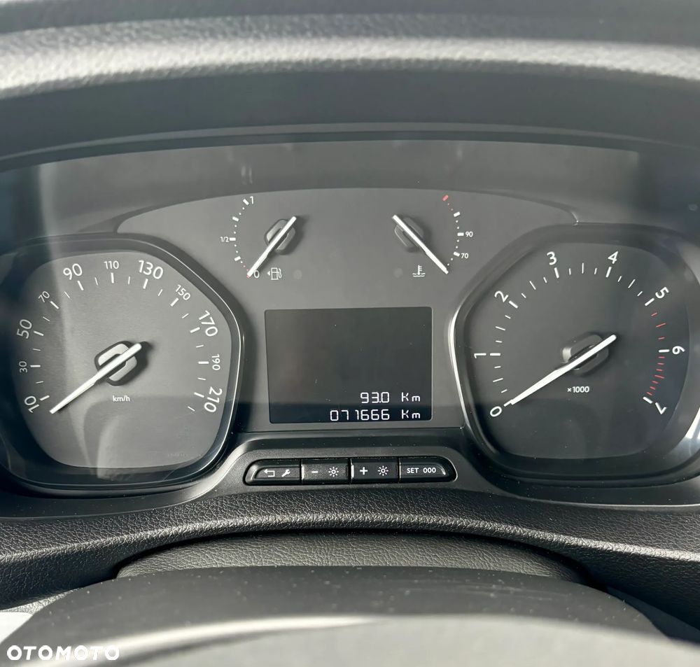 Peugeot expert - 12