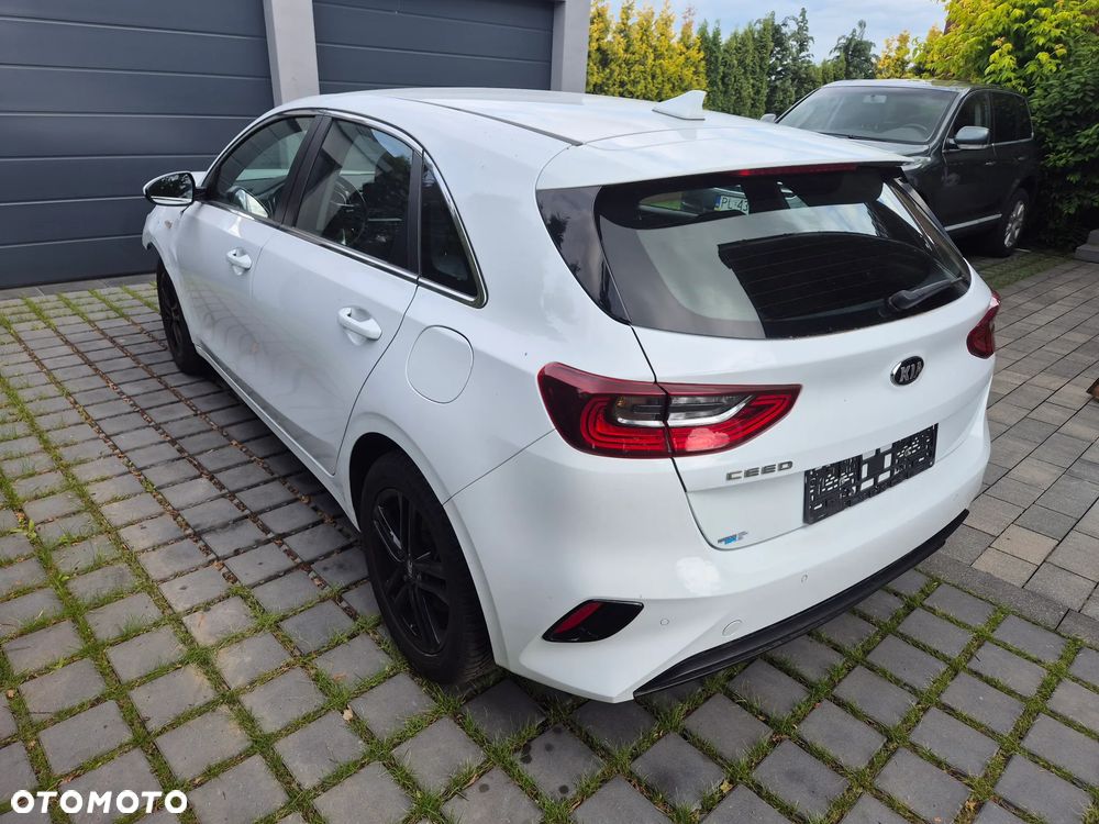 Kia Ceed - 4