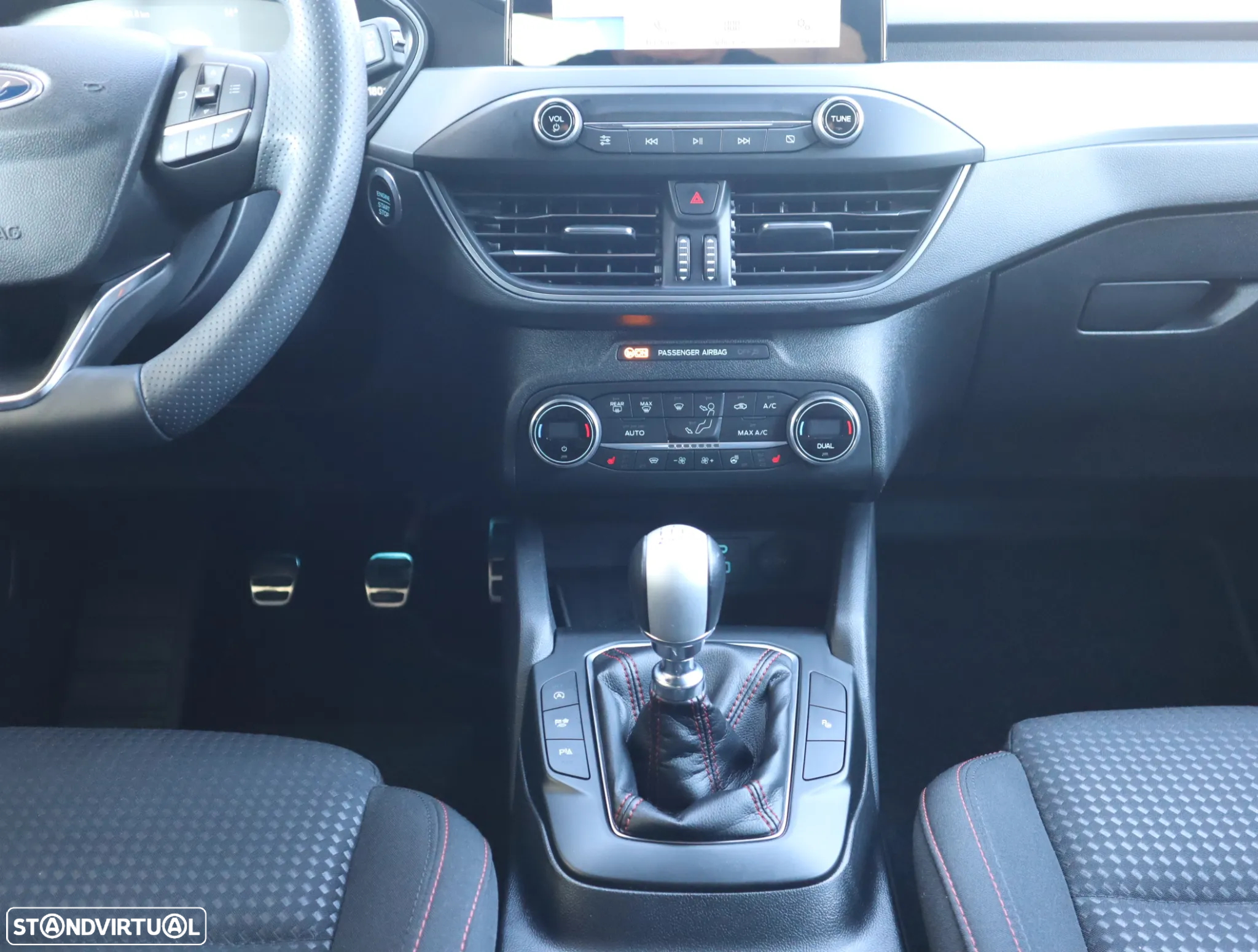 Ford Focus 1.0 EcoBoost MHEV ST-Line - 28
