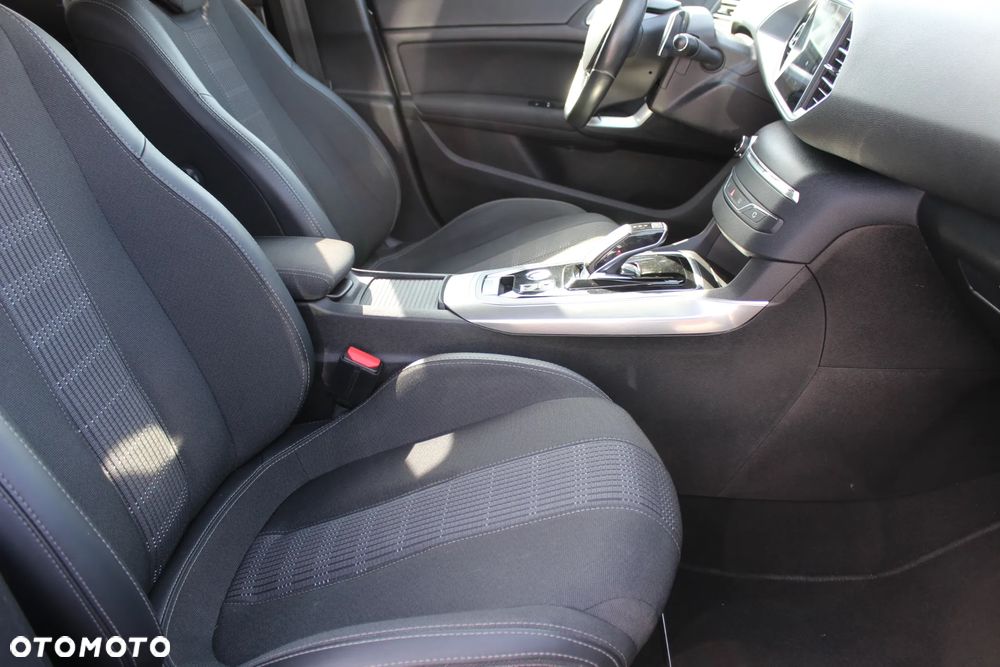 Peugeot 308 BlueHDi 130 EAT8 Allure Pack - 8