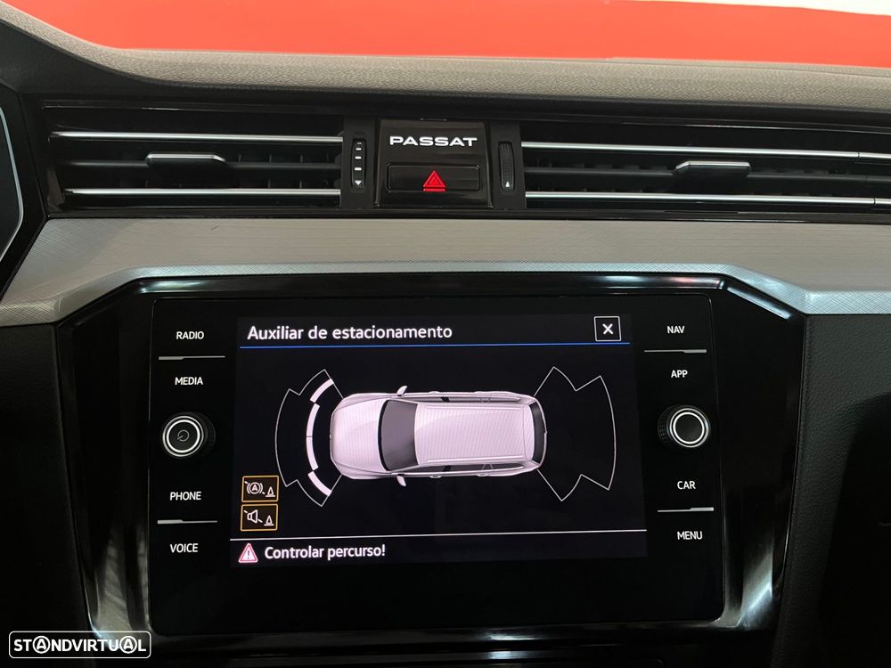 VW Passat Variant 2.0 TDI Elegance DSG - 11