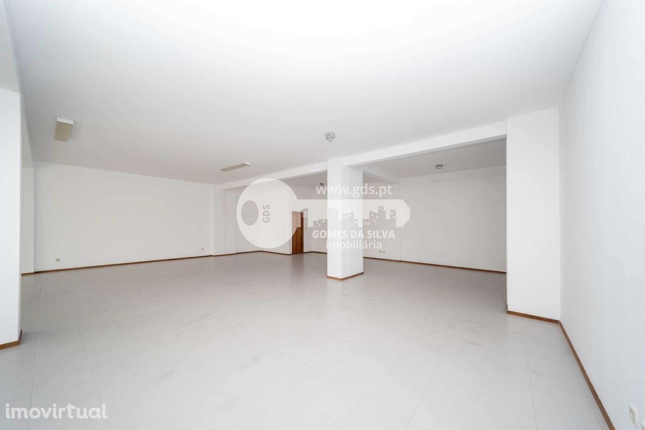 Loja para arrendamento com 135m2 na Praceta das Amoreiras - Comércio - Grande imagem: 4/17