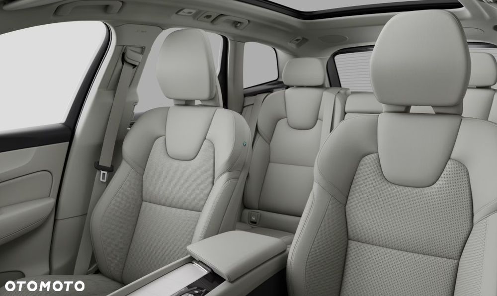 Volvo XC 60 T6 Plug-In Hybrid AWD Ultra Dark - 6