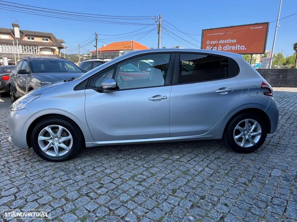 Peugeot 208 - 4
