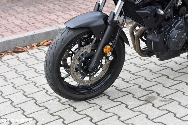 Yamaha MT - 24