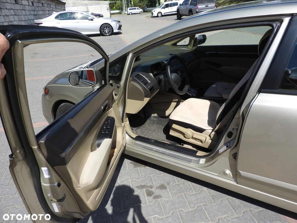 Honda Civic 1.8 Executive - 10