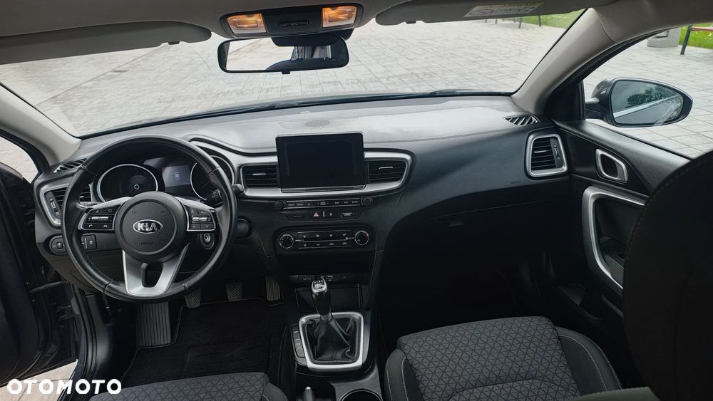 Kia Ceed 1.4 L - 17