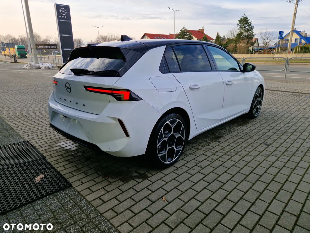 Opel Astra 1.2 T GS Line S&S - 27