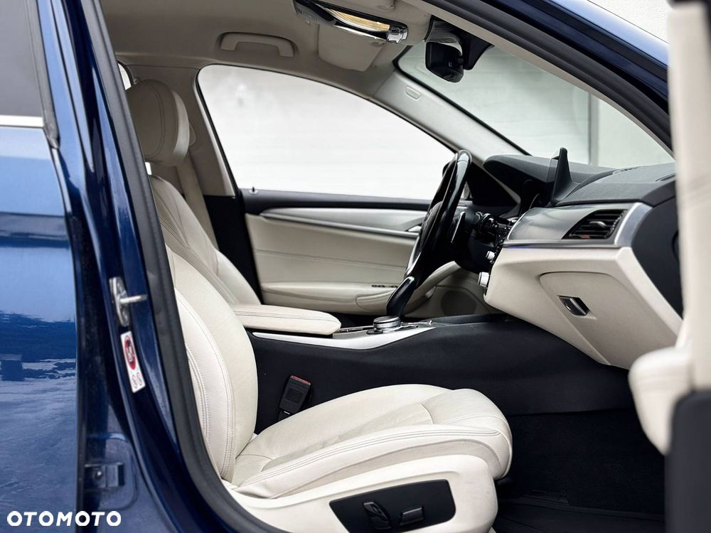 BMW Seria 5 520d xDrive Luxury Line - 15