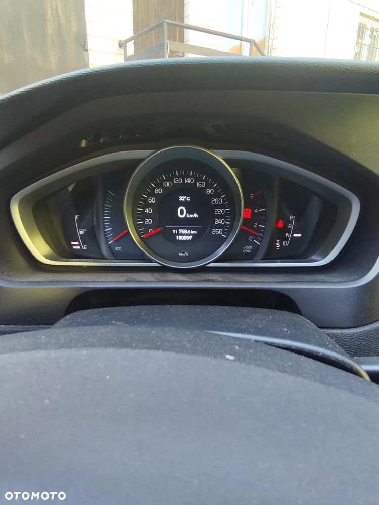 Volvo V40 D3 Drive-E SCR Momentum - 14