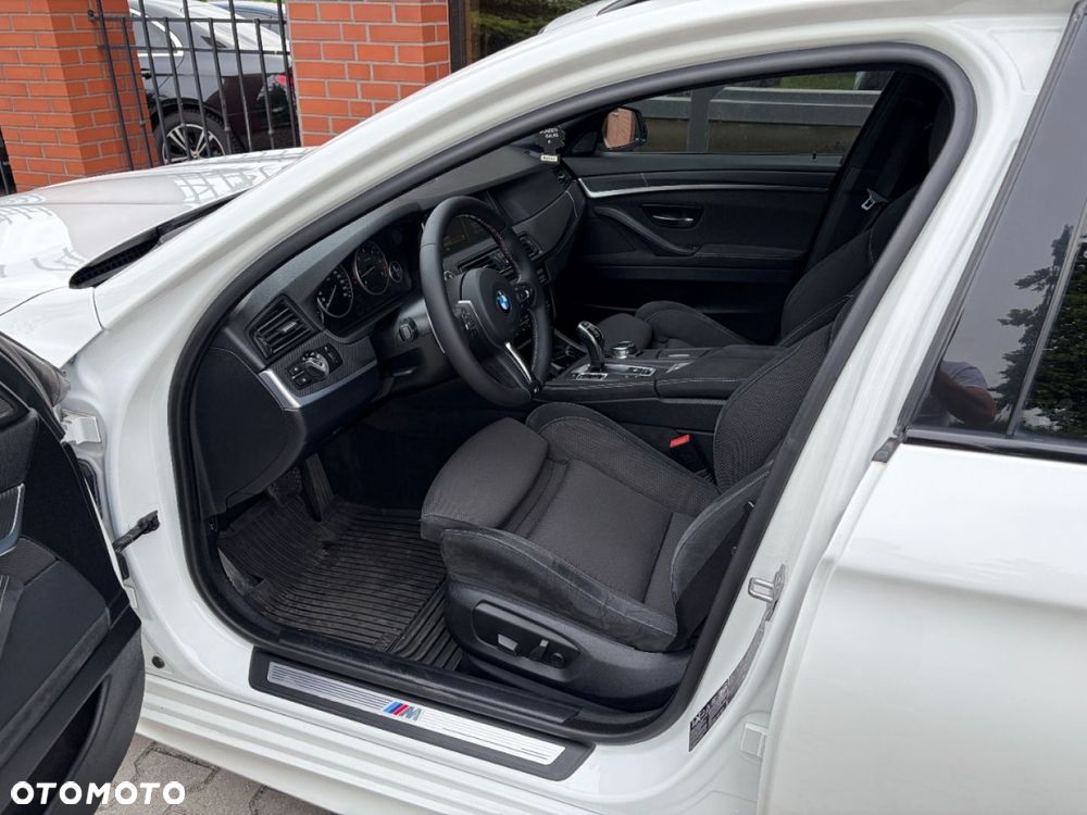 BMW Seria 5 530d xDrive Sport-Aut - 17