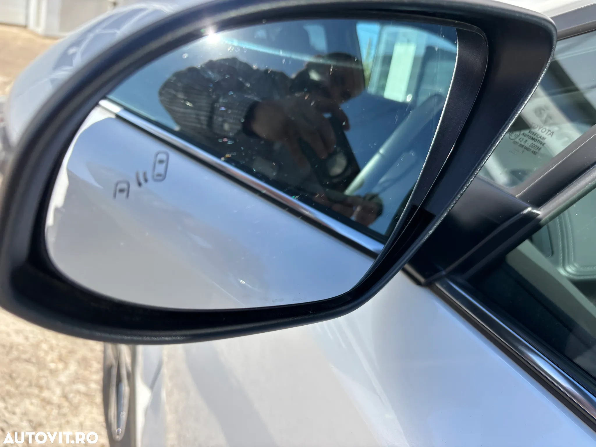 Toyota C-HR 1.8 HSD 122 CP 4x2 CVT Cult - 9