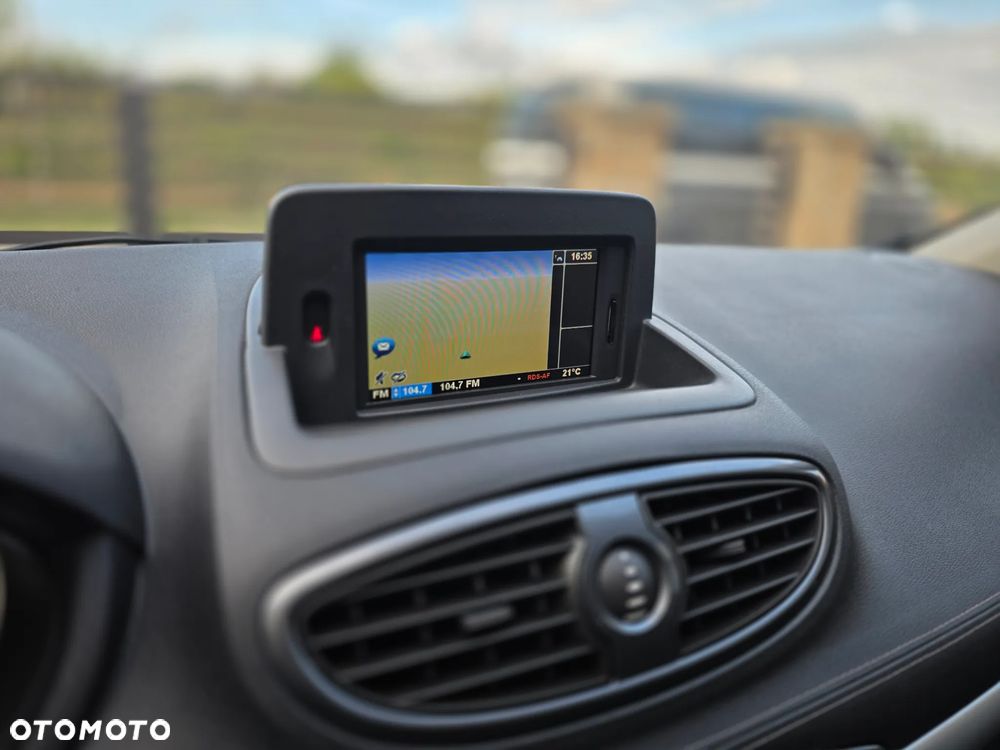 Renault Clio - 16