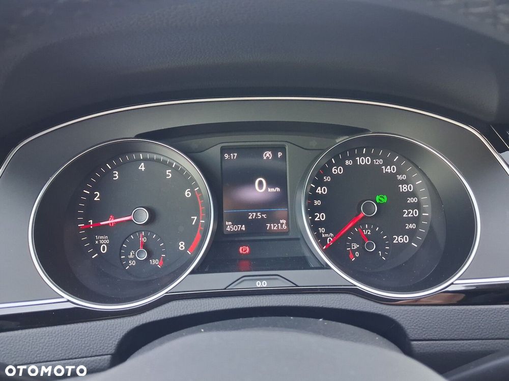 Volkswagen Passat - 10