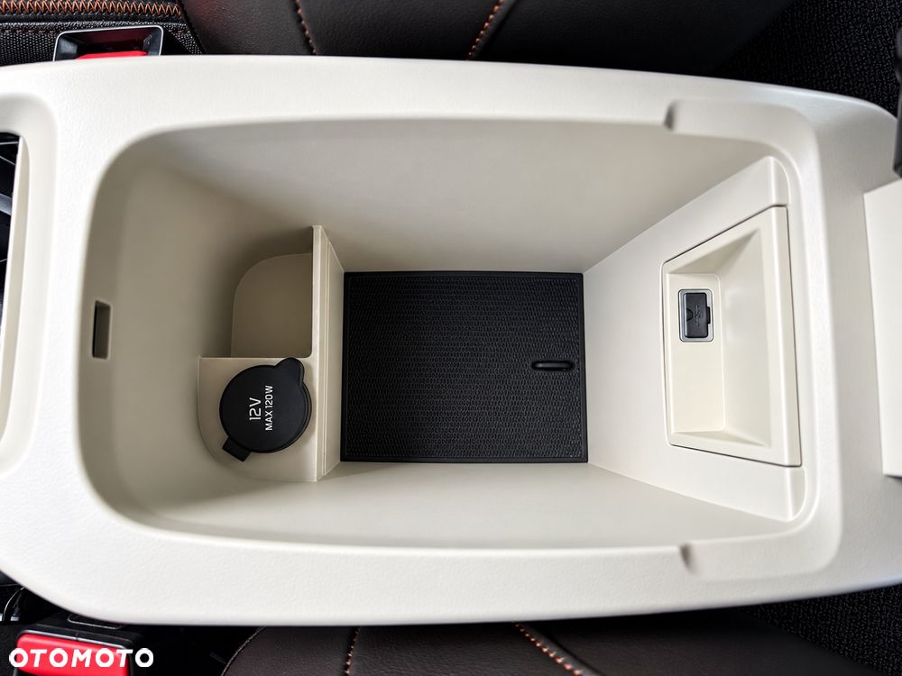 Volvo V40 D3 Summum - 33