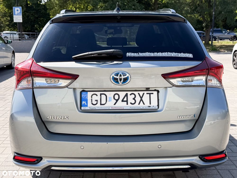 Toyota Auris Hybrid 135 Selection - 14