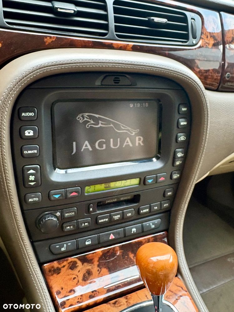 Jaguar S-Type 4.2 V8 - 5