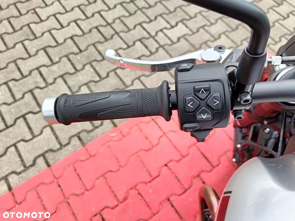 Triumph Speed Twin - 13