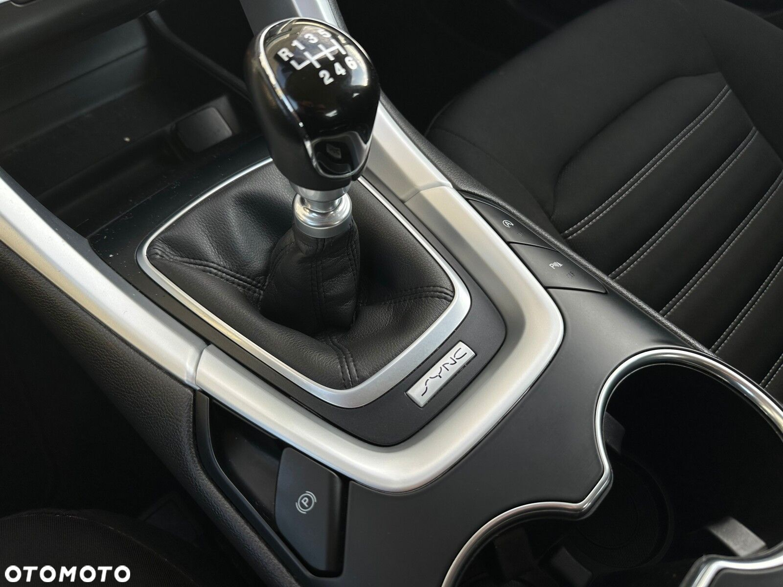Ford Mondeo 1.5 EcoBoost Trend - 24