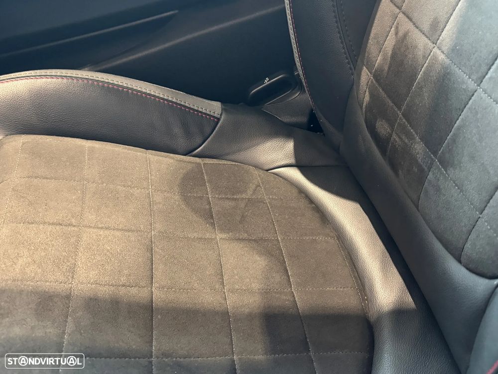 MINI Cabrio Cooper Auto - 27