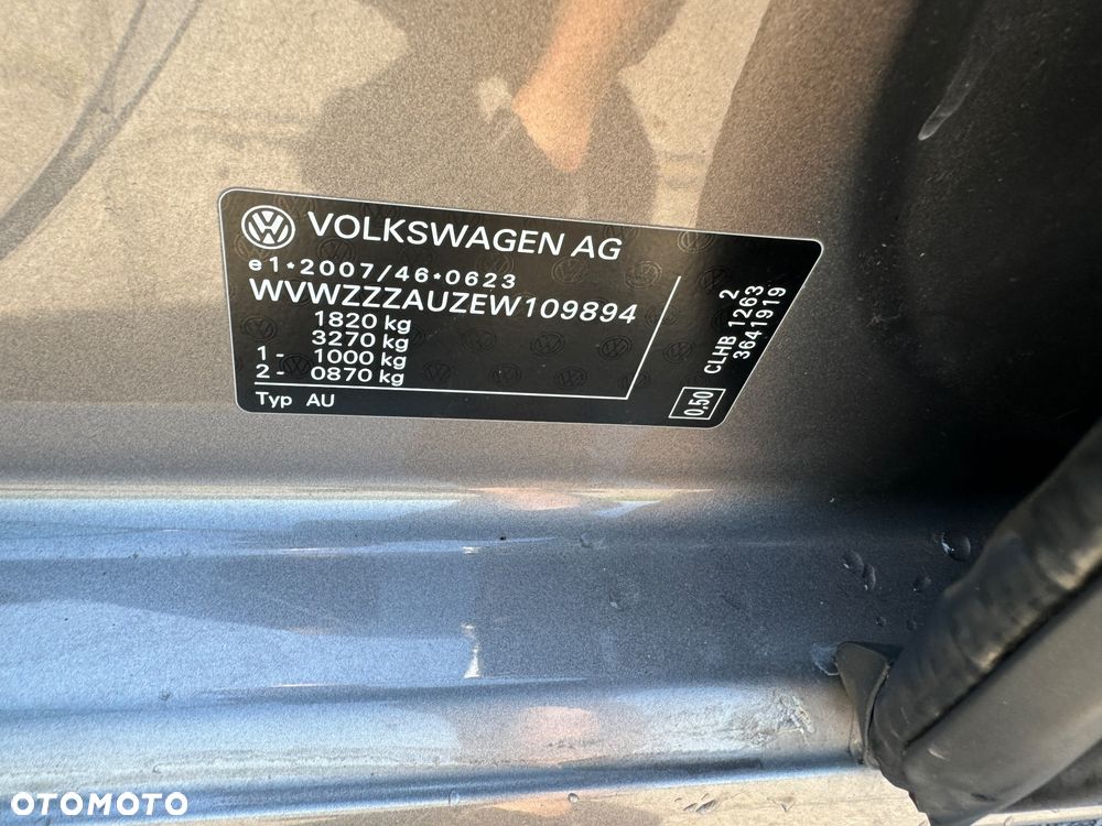 Volkswagen Golf 1.6 TDI DPF BlueMotion - 19