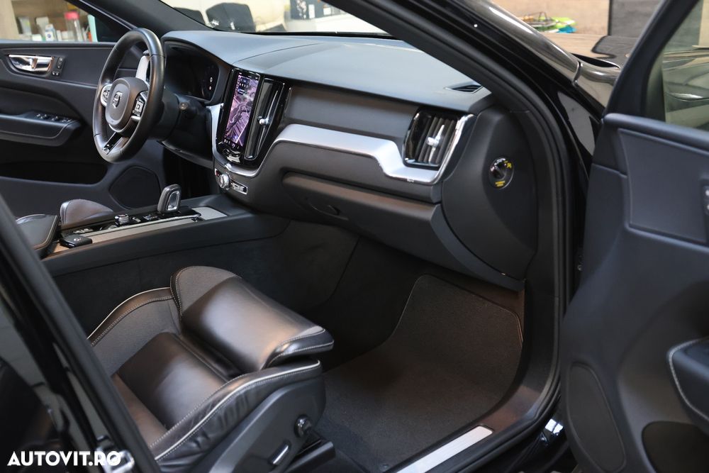 Volvo XC 60 B4 MHEV AWD R-Design - 10