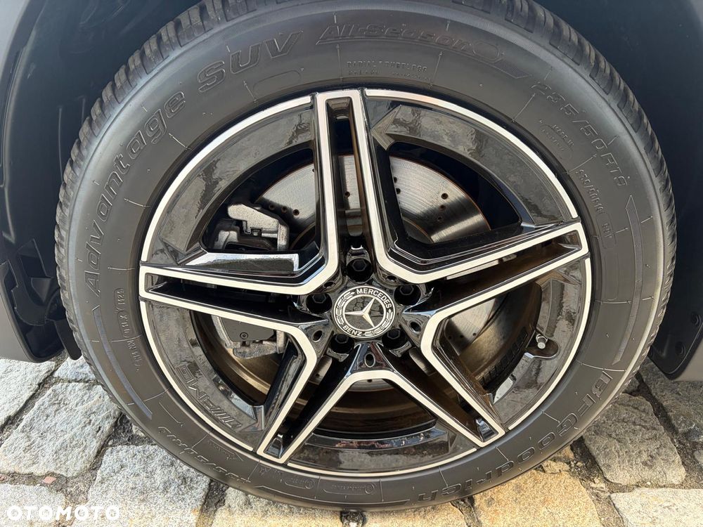 Mercedes-Benz GLB 220 d 4-Matic AMG Line 8G-DCT - 11