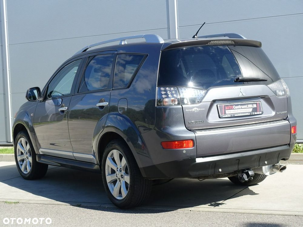 Mitsubishi Outlander 2.4 4WD Intense - 10
