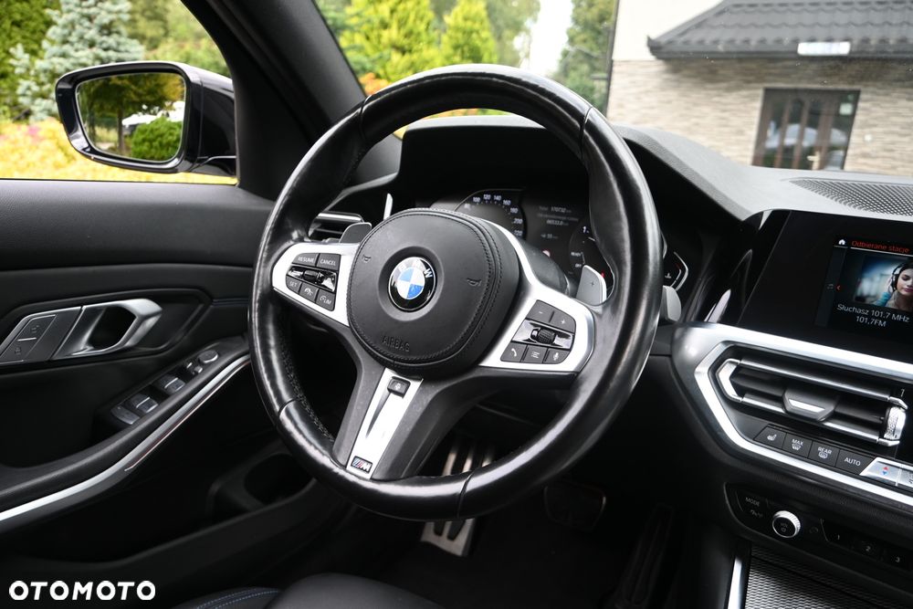 BMW Seria 3 320d xDrive Edition M Sport Shadow - 23