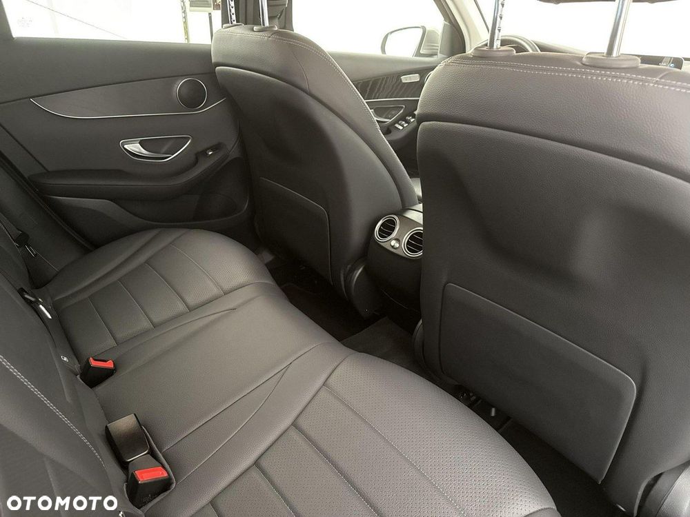 Mercedes-Benz GLC - 21