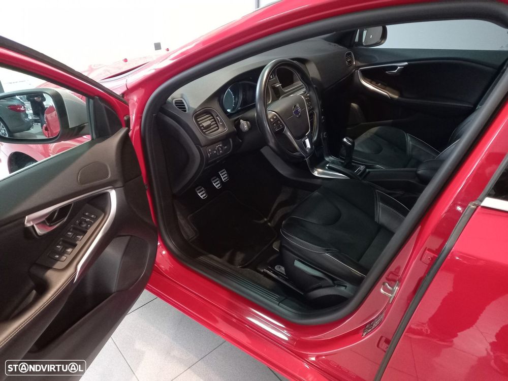 Volvo V40 2.0 D2 R-Design - 11